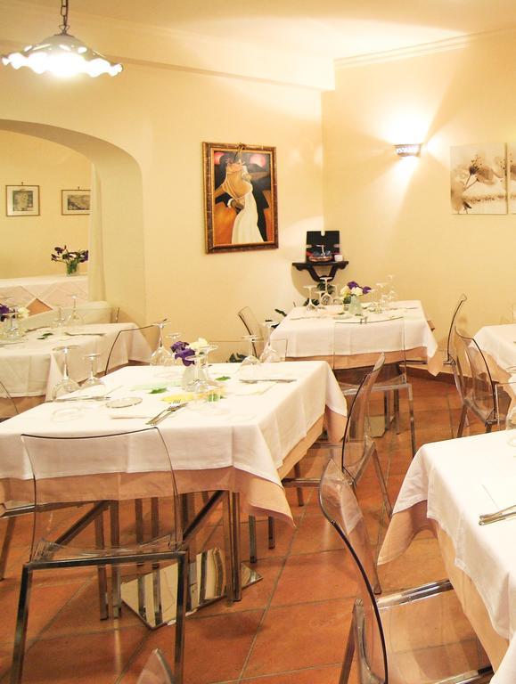 L' Antico Cortile Caserta Exterior foto