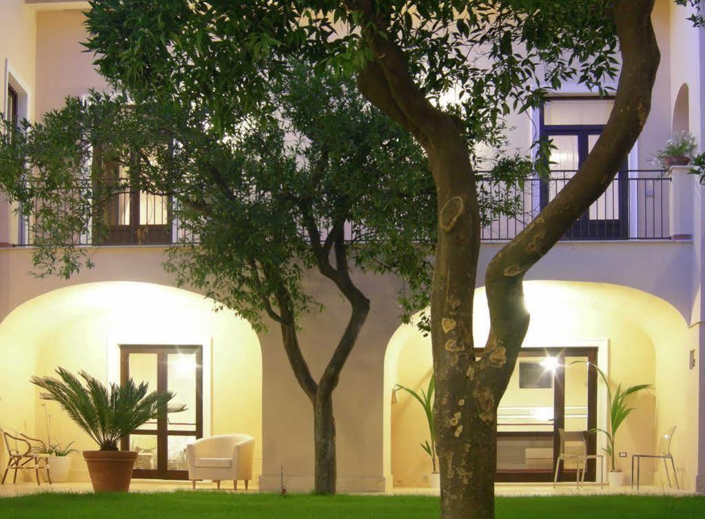 L' Antico Cortile Caserta Exterior foto